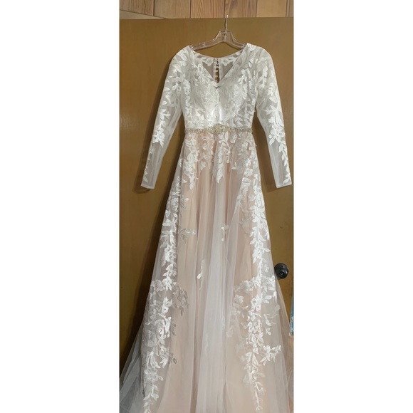 Prom Or Wedding dress - Picture 3 of 5